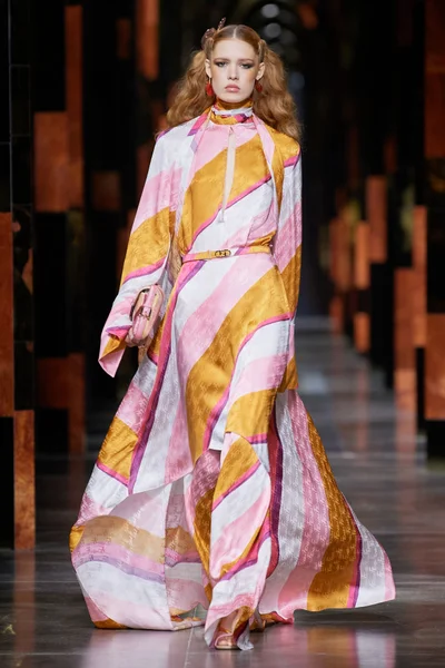 Look 30